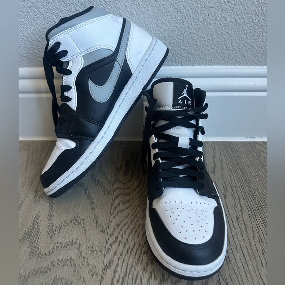 Nike air Jordan mid white shadow